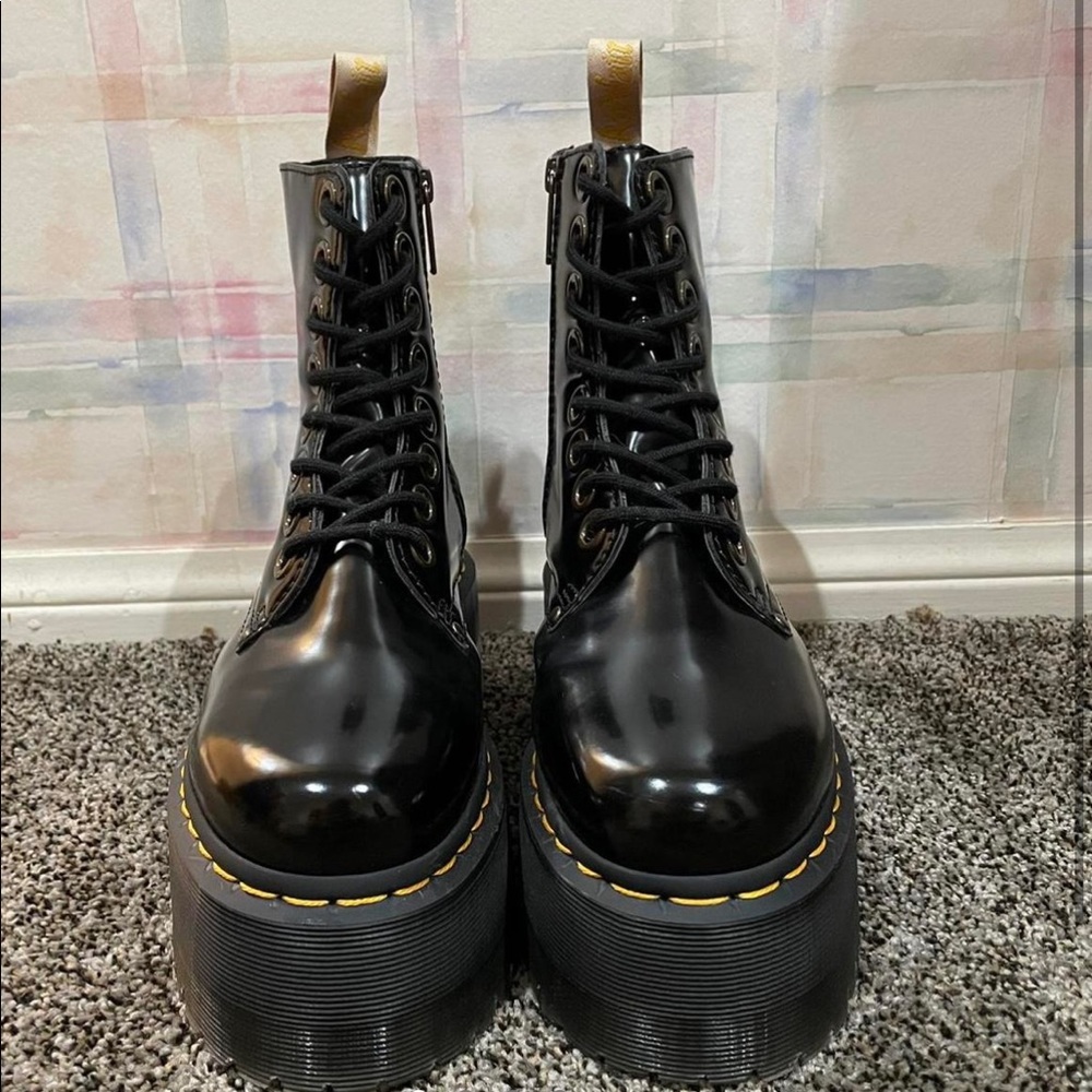 Vegan platform doc martens women’s size 6